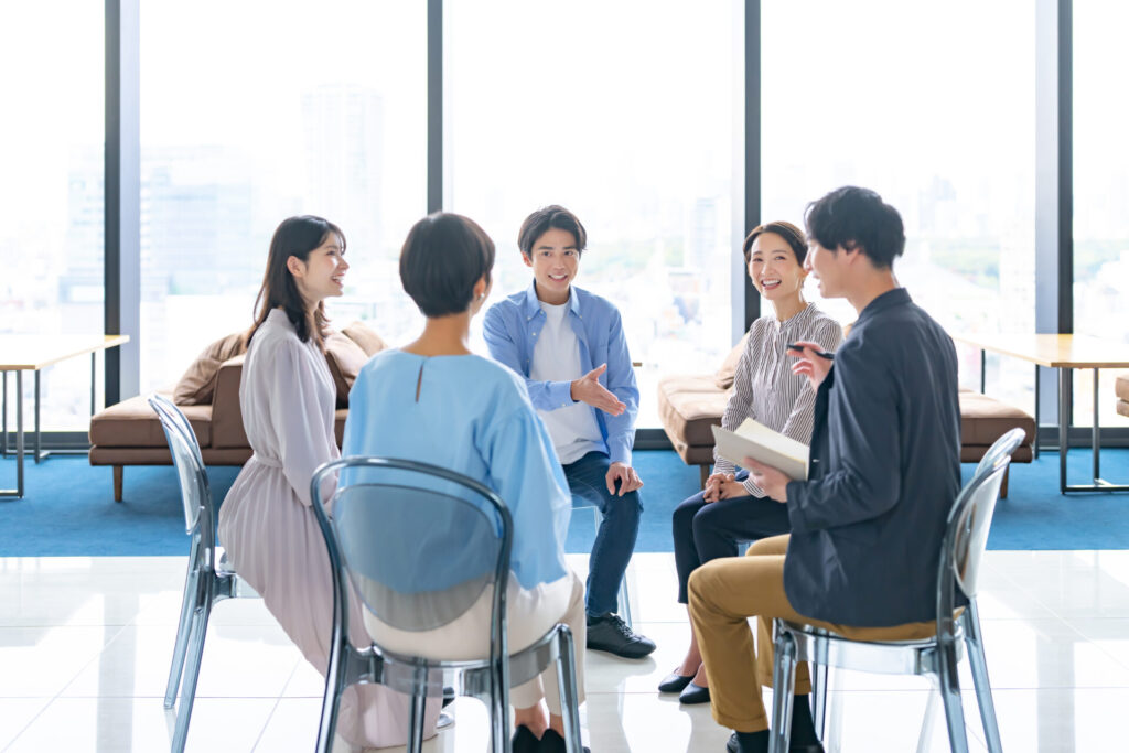 「ほめほめワーク」で、離職率を下げ、定着する組織へ! 「ほめほめワーク」で、離職率を下げ、定着する組織へ!